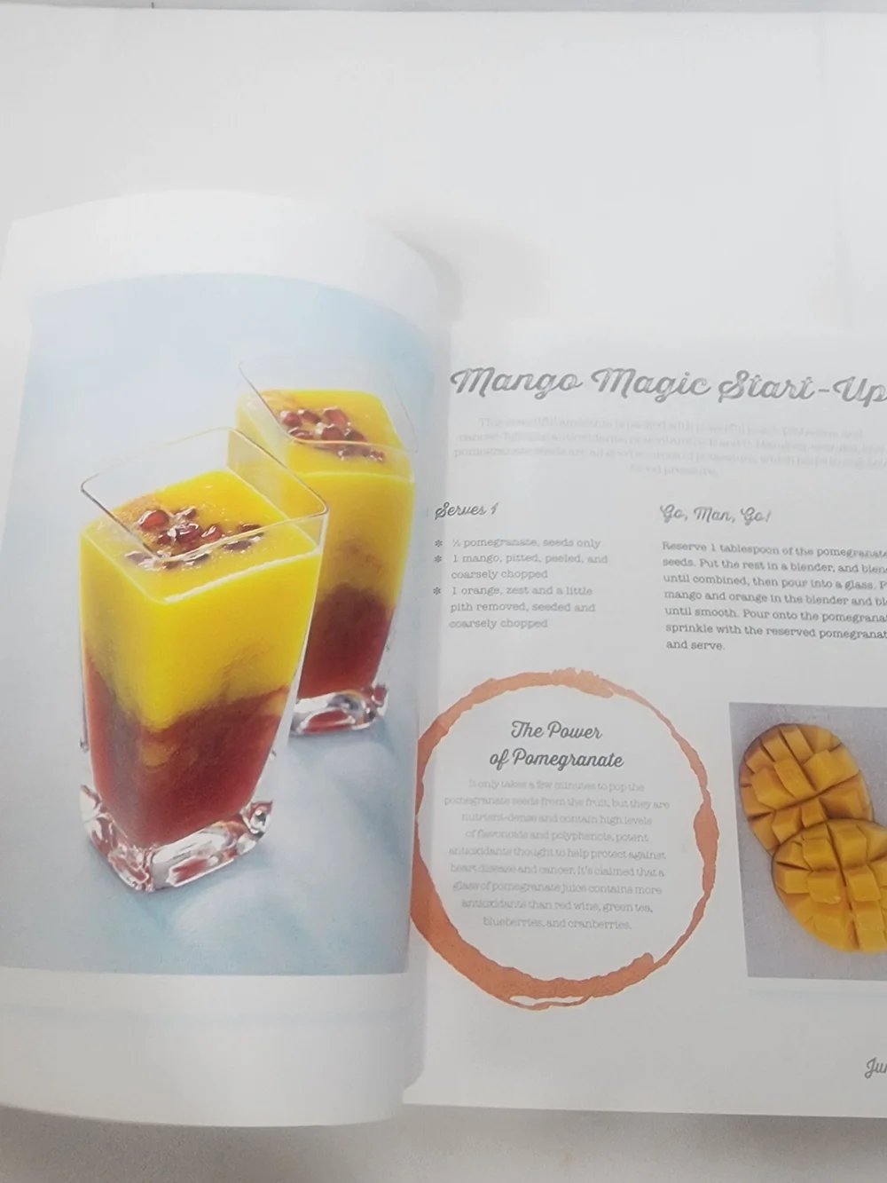 Healthy Juicing Cookbook: Delicious and Nutritious Juice and Smoothie 80 Recipes